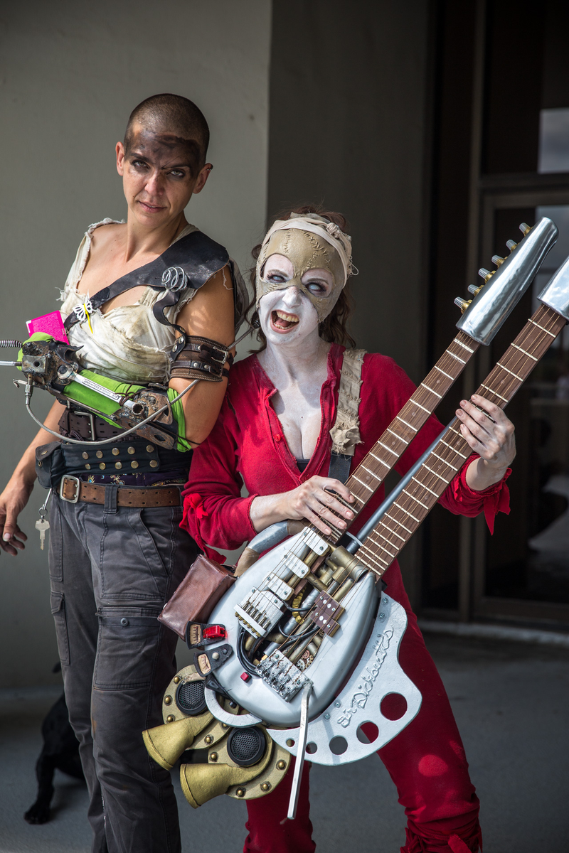 Illustration for article titled Dragon Con Day 4: No Sleep, Sore Feet, and Still Going With Great Costumes